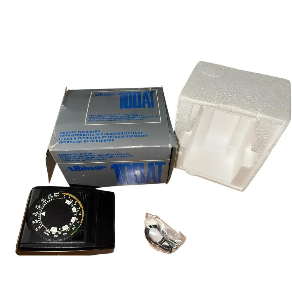 Albinar 100AT Thyristor Automatic Flash w/ Bounce Device GN30ASA 100 Never Used